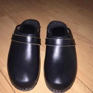 70’s Vintage Black Clogs